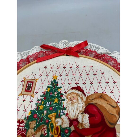 Christmas tree Santa toys Wall Hanging picture wood Hoop Decor ruffle 15" READ - Picture 5 of 8